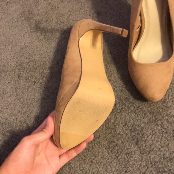 Nude suede heels - Picture 3 of 7